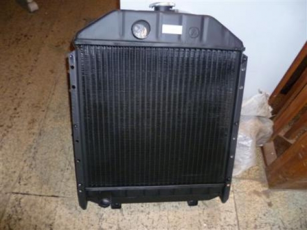 Kühler UTB  U 300 445 550 TIH SV445 Fiat R 450 incl. Versandkosten