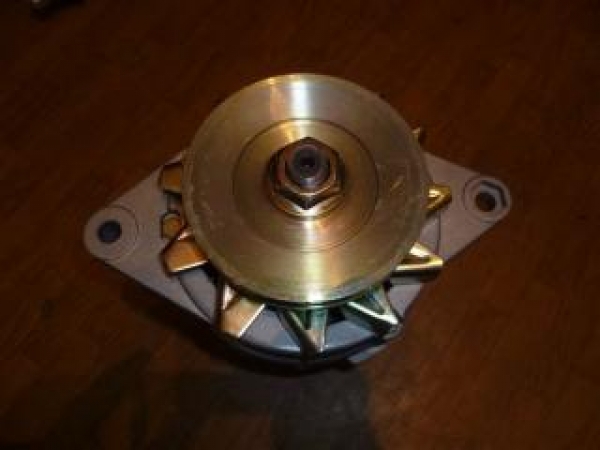 Lichtmaschine mit 13er Riemenscheibe original UTB + TIH