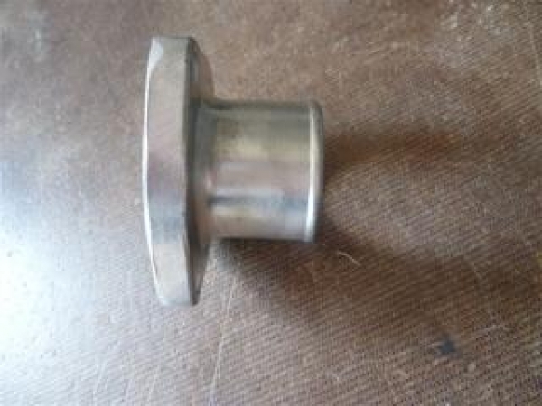 Rohrstutzen Thermostatgehäuse Fiat 450 TIH UTB