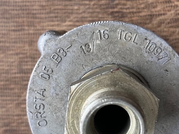 Stecker für Hydraulikanschluß für Anhänger