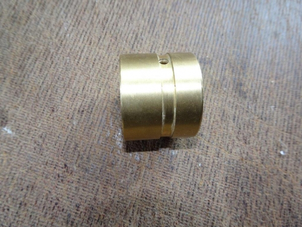 Buchse für Umlenkhebel unten Vorderachse Nut außen Messing UTB Fiat