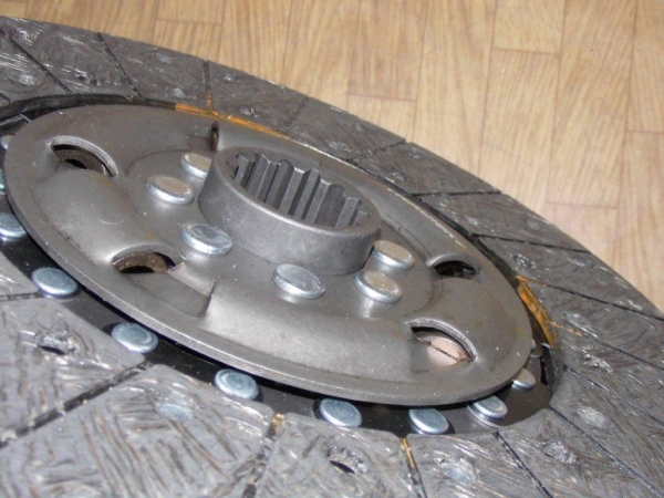 Kupplungsscheibe Fahrkupplung Fiat Traktor 540 780 55.90 - 60.90 55.46 DT 55.66 DT 60.46 60.66 60.66DT 65.46DT 70.66 80.66