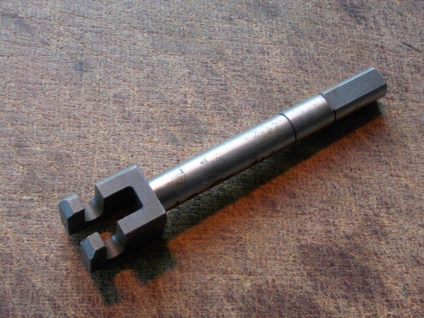 Schaltwelle im Allradgetriebe Fiat UTB DT