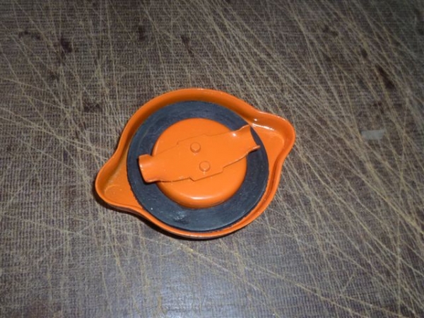 Tankdeckel  TIH UTB 300 302 445 550 640 , 650 651 + Fiat