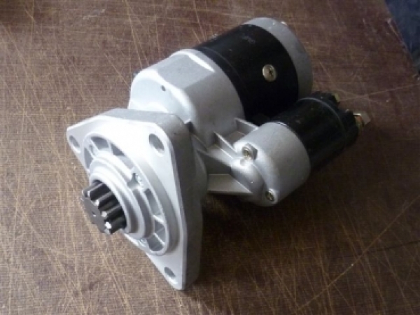 Anlasser Starter Getriebestarter Getriebeanlasser Belarus MTS 50 52 550 80 82 mit 12 Volt, 2,7 kw.