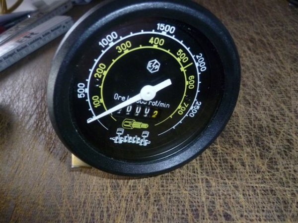 Tachometer Drehzahlmesser  UTB TIH z. klemmen