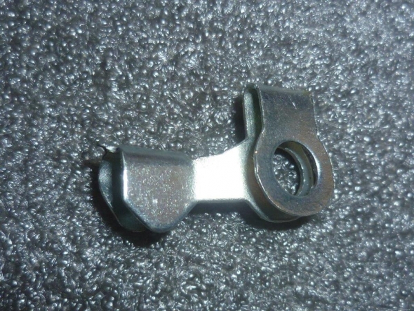 Klemme Spange für Gasgestänge TIH UTB Fiat 411 415 450 480 .... Links