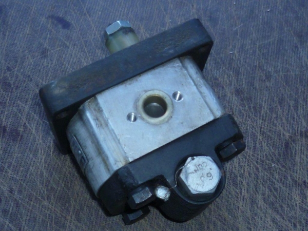 Lenkungspumpe für Servolenkung TIH UTB mit Überdruckventil