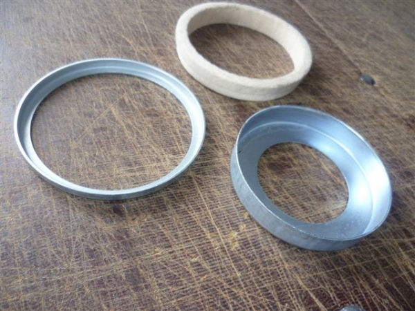 Abdichtung Achsschenkel UTB 300 + 550