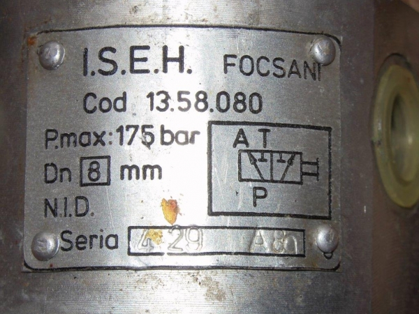 Hydraulikversteller Umschaltventil TIH 445 und Frontlader UTB 550