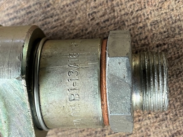 Hydraulikverschraubung T157 TIH DDR M22x1,5 Orsta B1-13/16