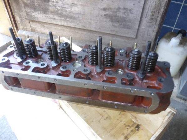 Zylinderkopf UTB 650 + 651 + Raupe S651 incl. Versandkosten !!!