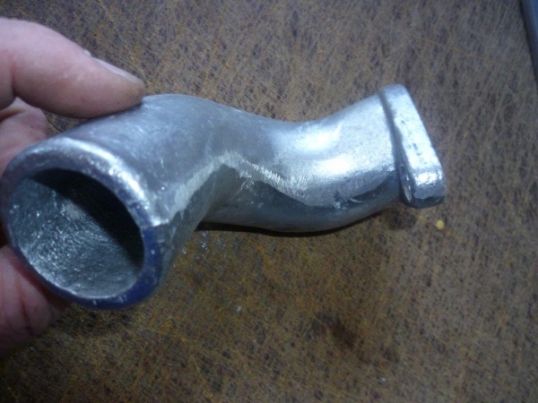 Rohr - Winkel für Wasserpumpe UTB 650 651