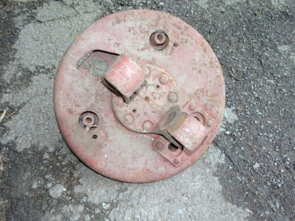 Achsschenkel TIH 445 mit Ankerplatte linke seite