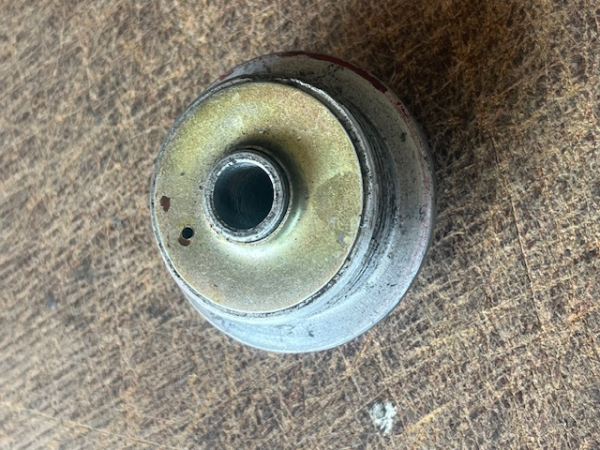 Verschraubung Ventil Deckel Hydraulikölfilter für Lenkhilfe UTB FIAT 550 gebraucht