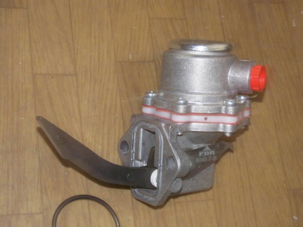 Handförderpumpe Dieselpumpe UTB U 300 + 302 + 342  mit Dichtung