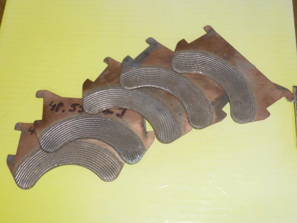 Bremsklotz Handbremse im Allradgetriebe UTB 550 640 DTC Fiat Allrad 550 640 ...