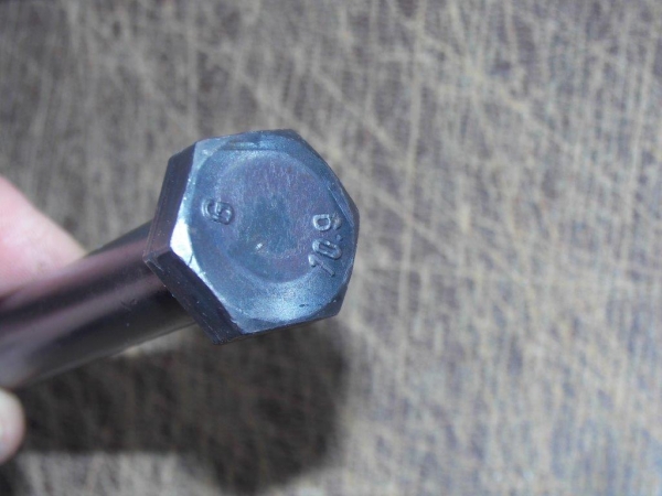 Schraube für Befestigung Kraftheber UTB + Fiat