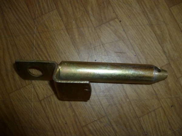 Bolzen für Oberlenker mit Blech UTB Fiat 450 480 640 55.46 . . .