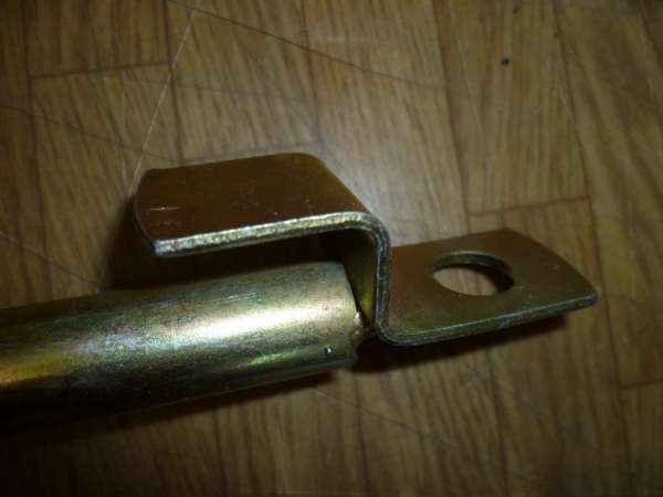 Bolzen für Oberlenker mit Blech UTB Fiat 450 480 640 55.46 . . .