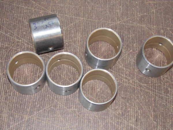 Buchse für Umlenkhebel oben Vorderachse Nut innen in der mitte