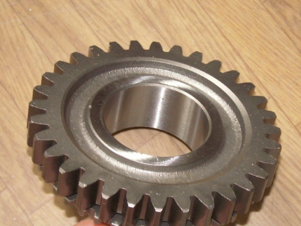 Zahnrad Getriebe 4. Gang untere Welle UTB + Fiat 540 640 55.46 65.46 70.56